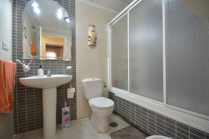 Image No.20-2 Bed Apartment for sale
