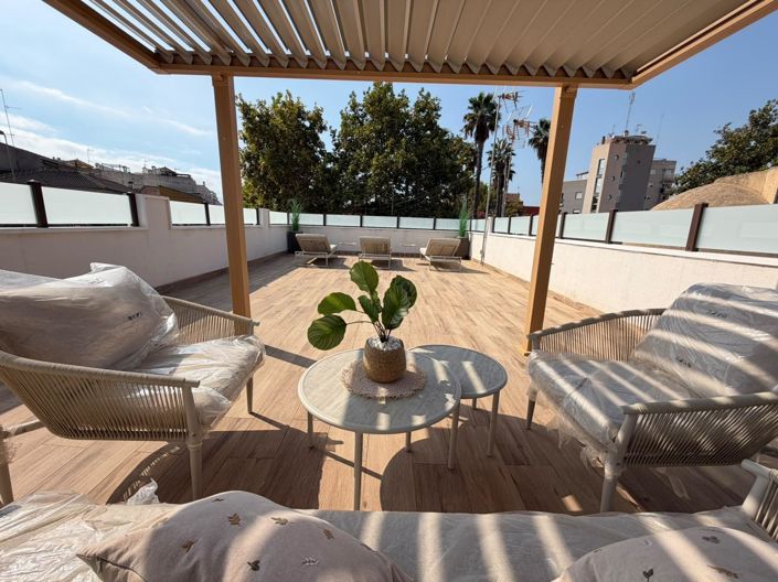 Image No.13-2 Bed Property for sale