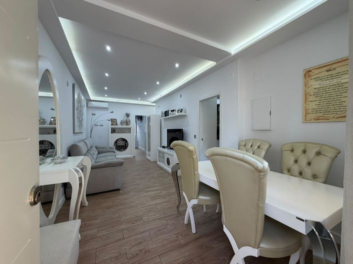 Image No.21-2 Bed Property for sale