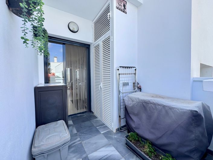 Image No.12-3 Bed Property for sale