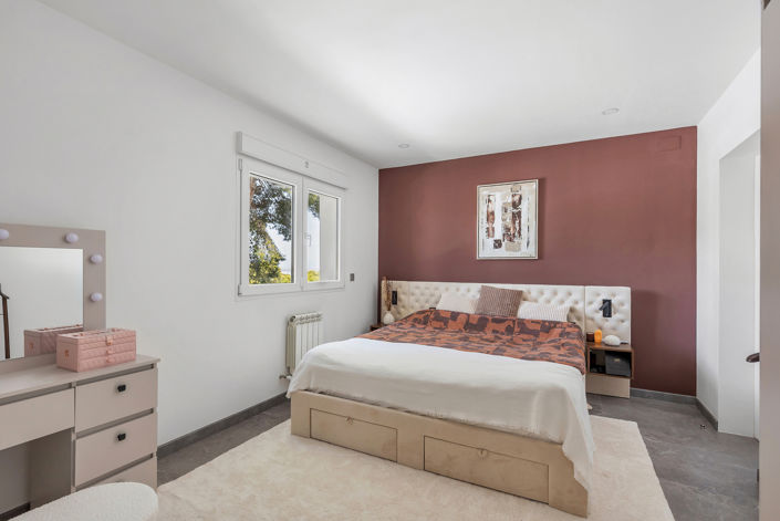 Image No.15-6 Bed Villa for sale