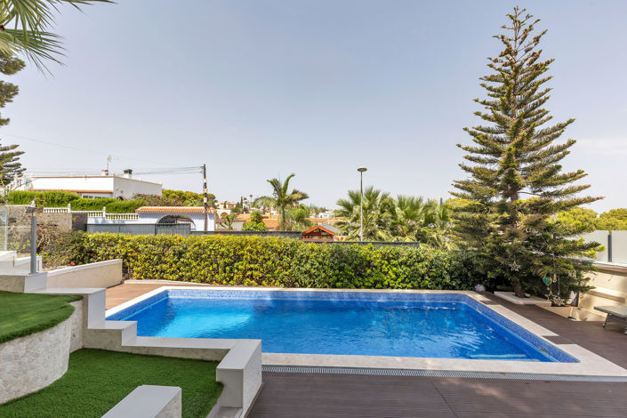 Image No.4-6 Bed Villa for sale