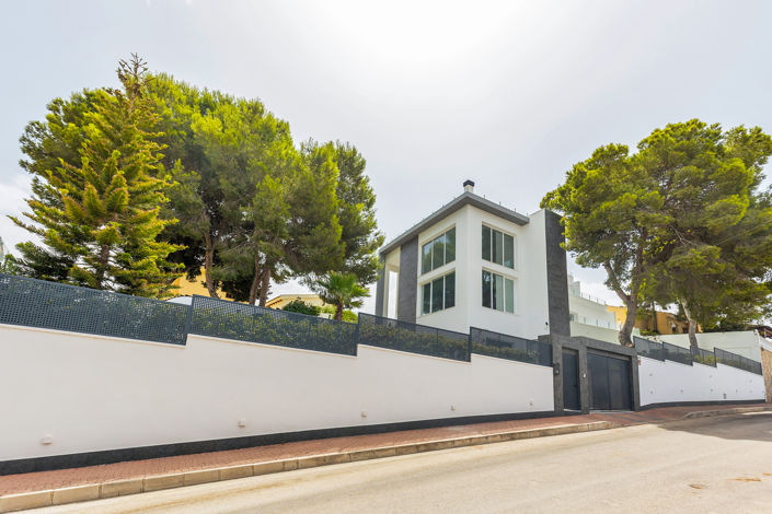 Image No.47-6 Bed Villa for sale