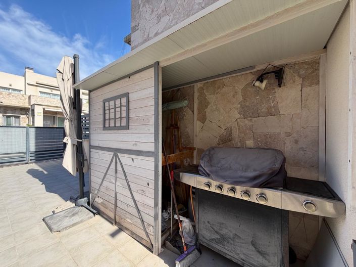 Image No.10-3 Bed Property for sale