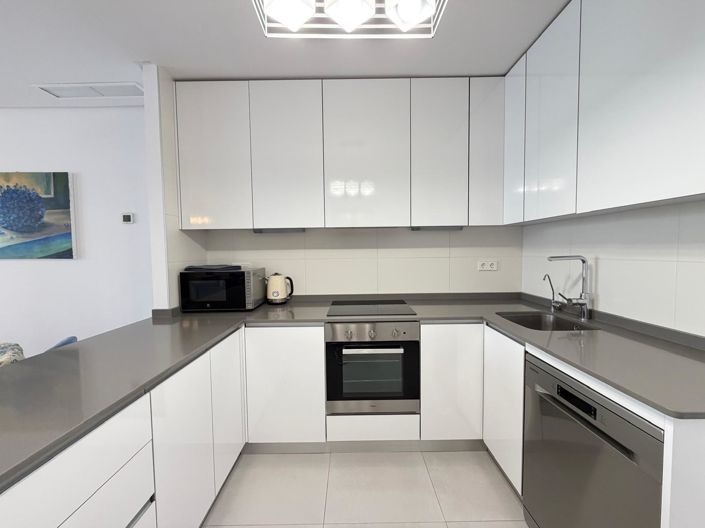 Image No.27-3 Bed Property for sale