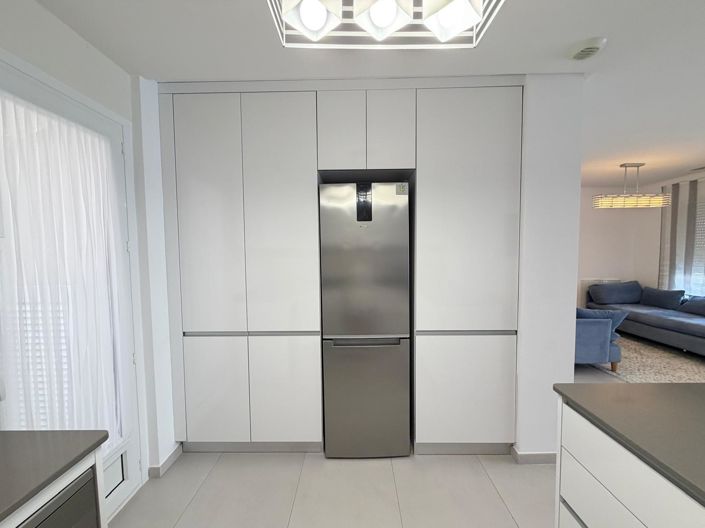 Image No.30-3 Bed Property for sale