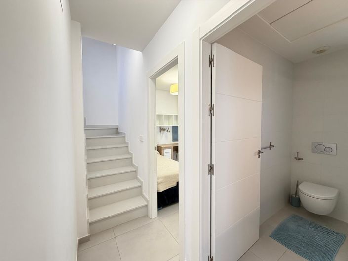 Image No.34-3 Bed Property for sale