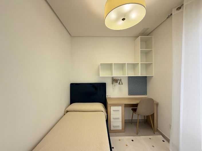 Image No.40-3 Bed Property for sale