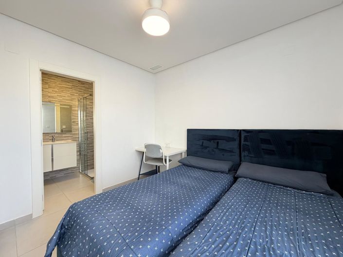 Image No.45-3 Bed Property for sale