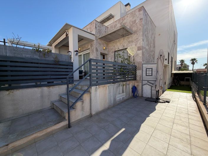 Image No.6-3 Bed Property for sale