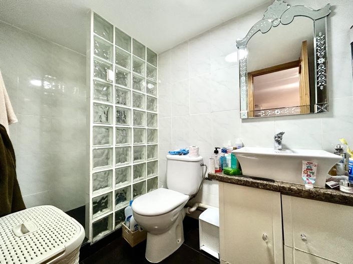 Image No.18-3 Bed Property for sale