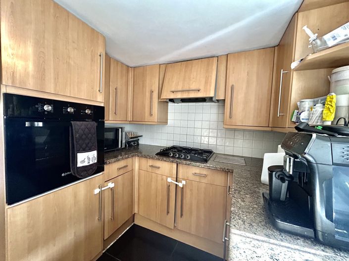 Image No.6-3 Bed Property for sale