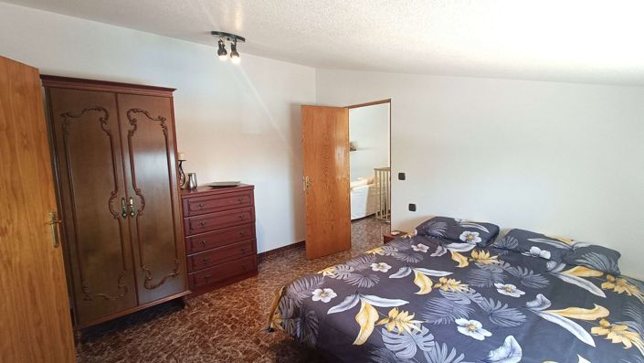 Image No.28-6 Bed Villa for sale