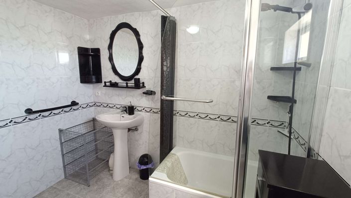Image No.48-6 Bed Villa for sale