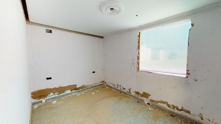 Image No.7-5 Bed Property for sale