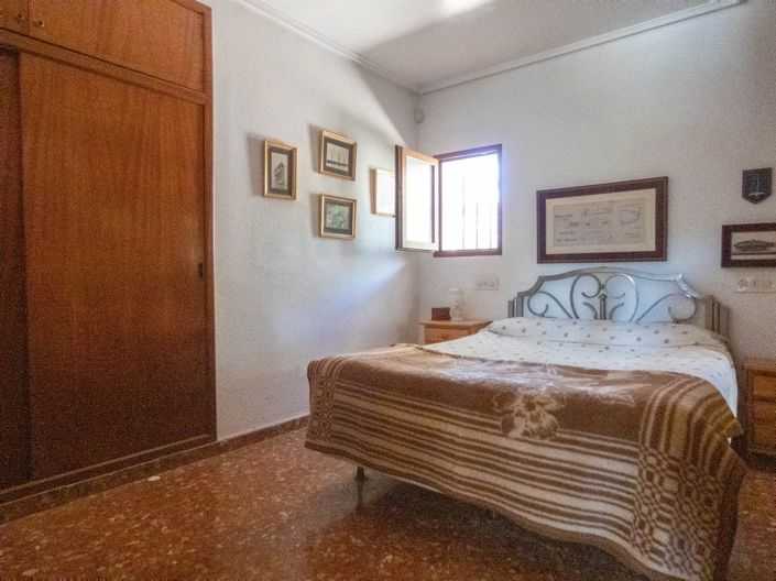 Image No.18-6 Bed Villa for sale