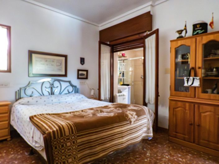 Image No.19-6 Bed Villa for sale
