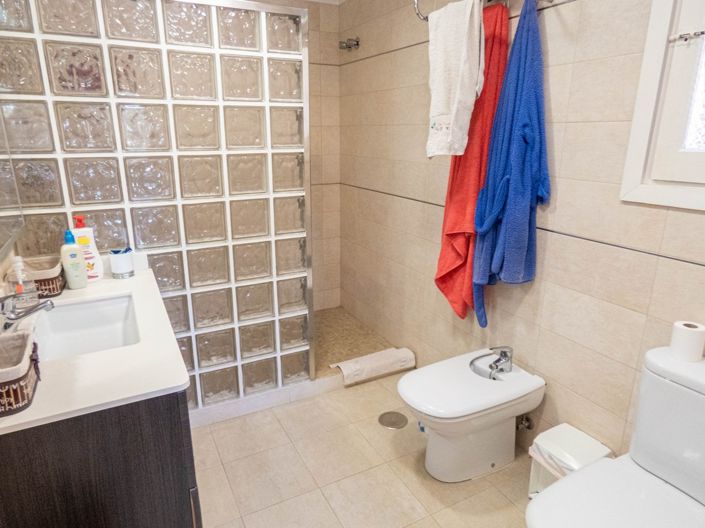 Image No.23-6 Bed Villa for sale