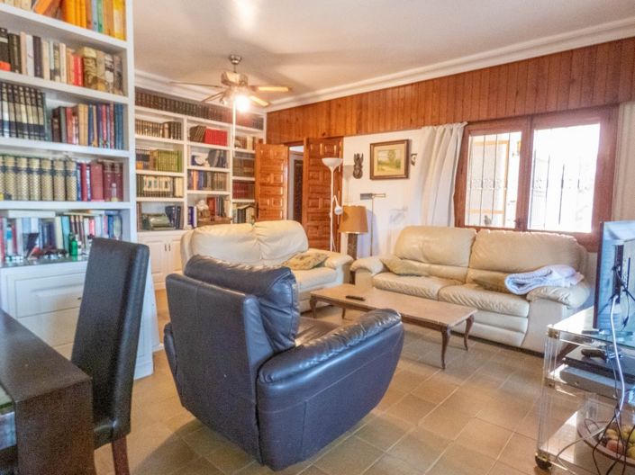 Image No.7-6 Bed Villa for sale