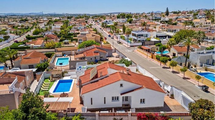 Image No.25-6 Bed Villa for sale