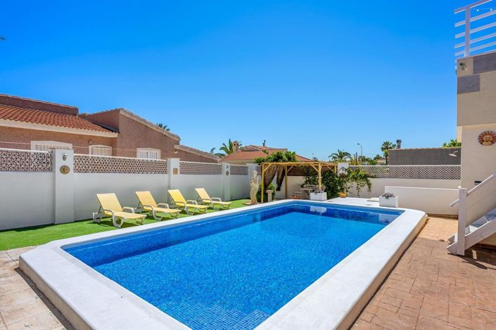 Image No.26-6 Bed Villa for sale