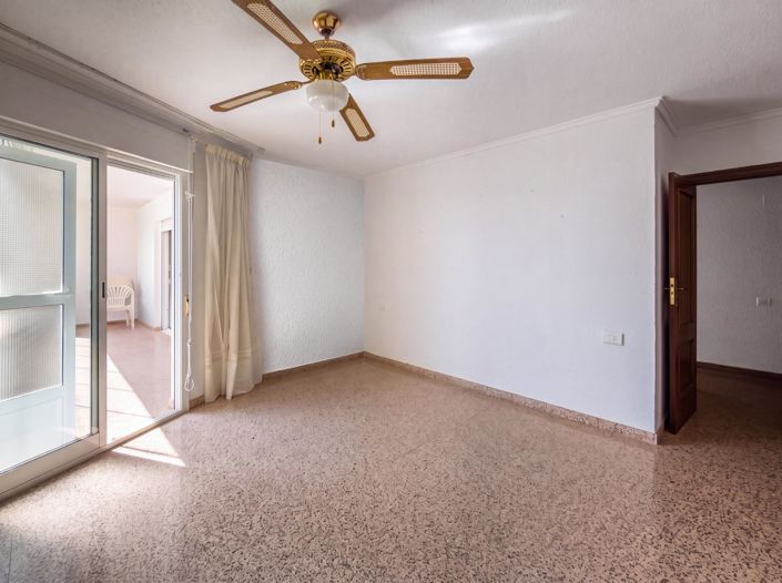 Image No.10-3 Bed Apartment for sale