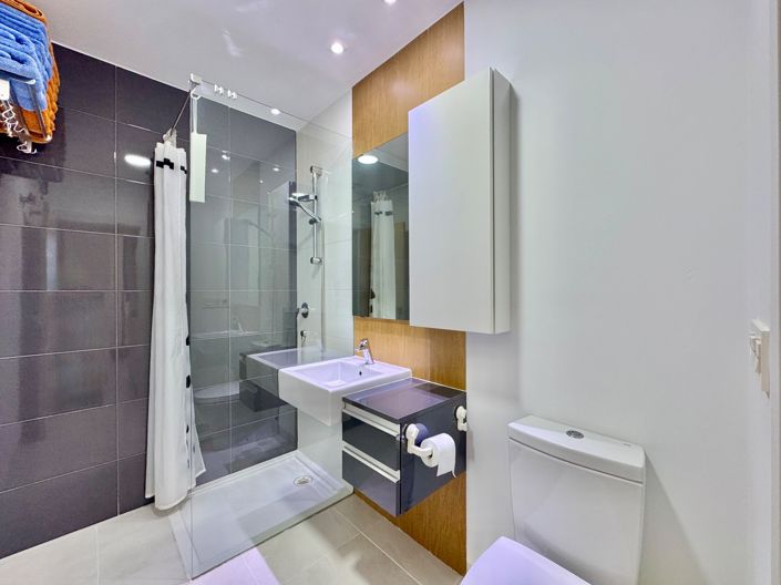 Image No.23-2 Bed Apartment for sale
