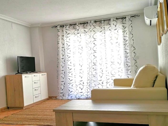 Image No.2-Appartement de 2 chambres à vendre à Torrevieja