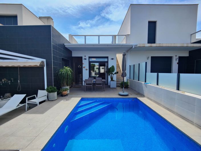 Image No.2-2 Bed Villa for sale