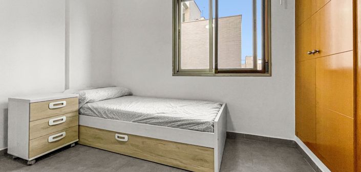 Image No.24-3 Bed Property for sale