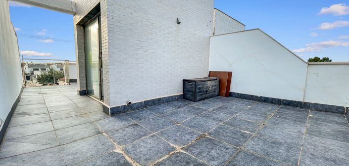Image No.5-3 Bed Property for sale