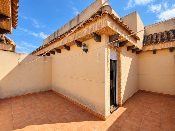Image No.43-4 Bed Property for sale