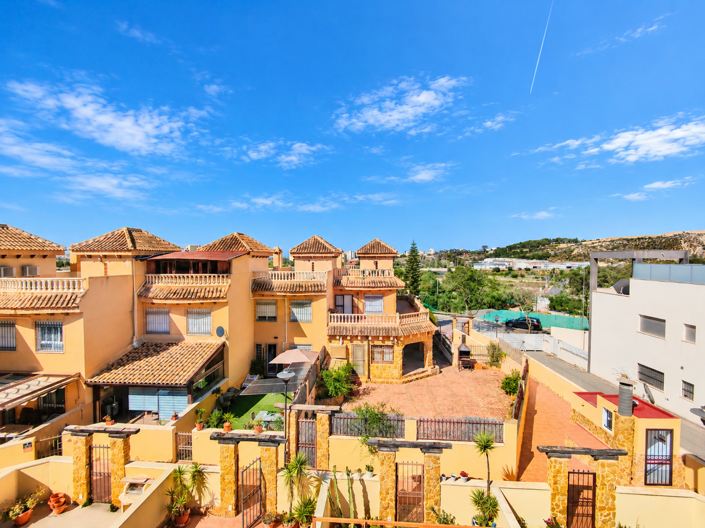 Image No.45-4 Bed Property for sale