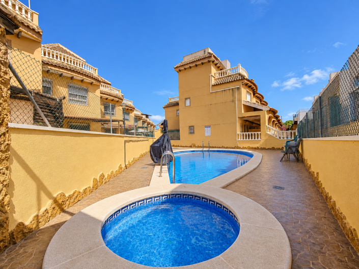Image No.46-4 Bed Property for sale