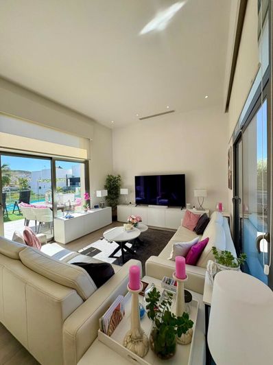 Image No.18-3 Bed Villa for sale