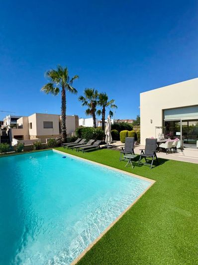 Image No.2-3 Bed Villa for sale