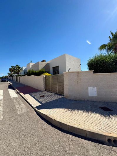 Image No.31-3 Bed Villa for sale