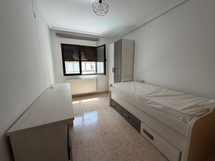 Image No.24-3 Bed Apartment for sale