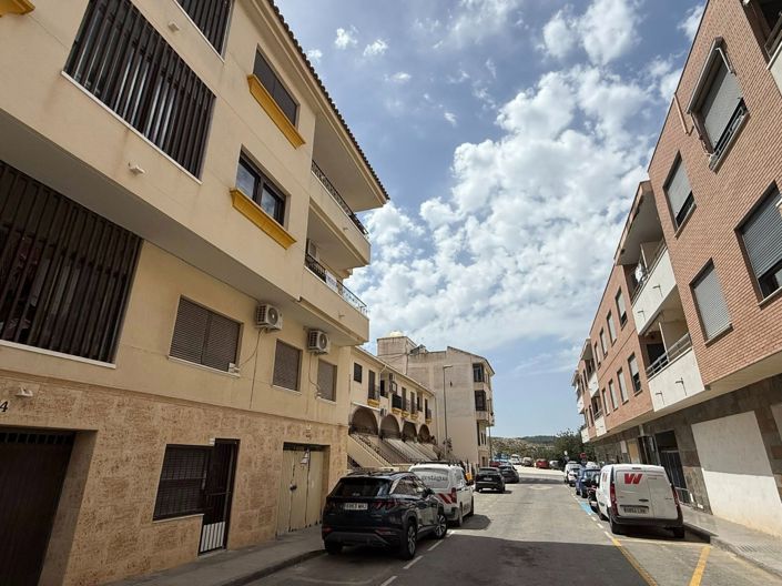 Image No.3-3 Bed Apartment for sale