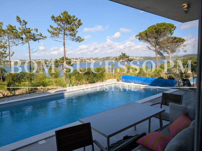 Image No.1-4 Bed House for sale