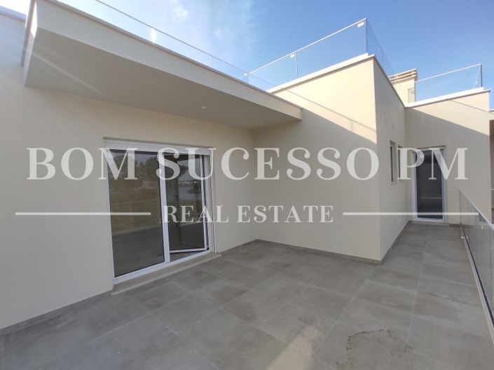 Image No.17-4 Bed House for sale