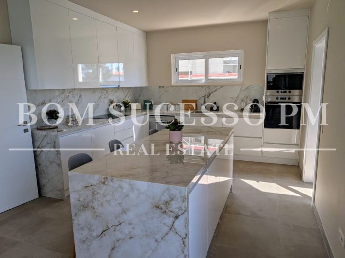 Image No.10-4 Bed House for sale