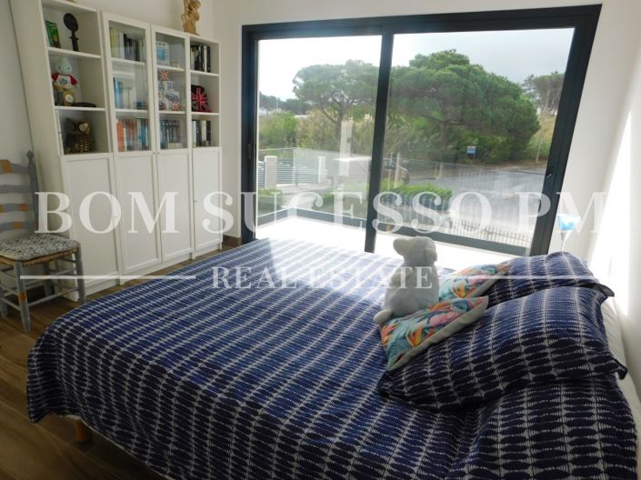 Image No.26-4 Bed House for sale