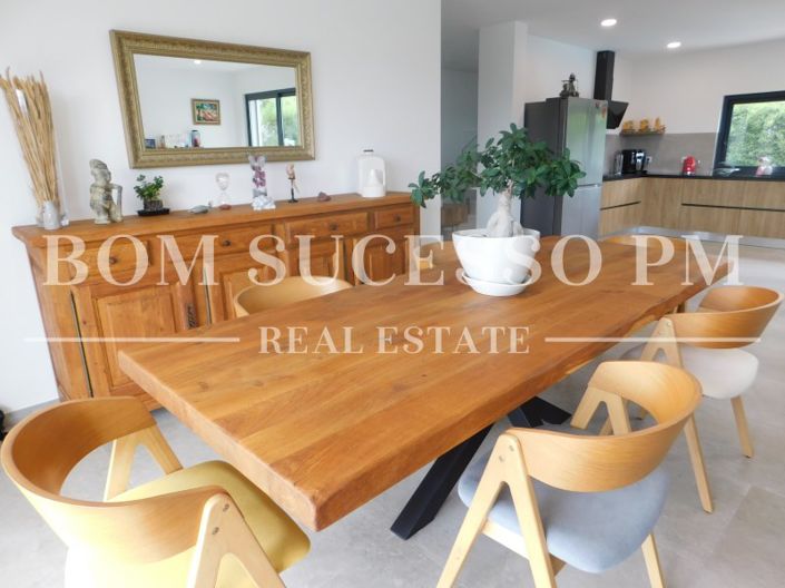 Image No.6-4 Bed House for sale