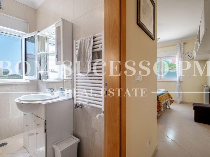 Image No.31-3 Bed House for sale