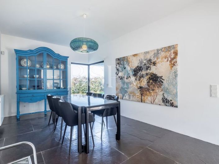 Image No.9-3 Bed Villa for sale