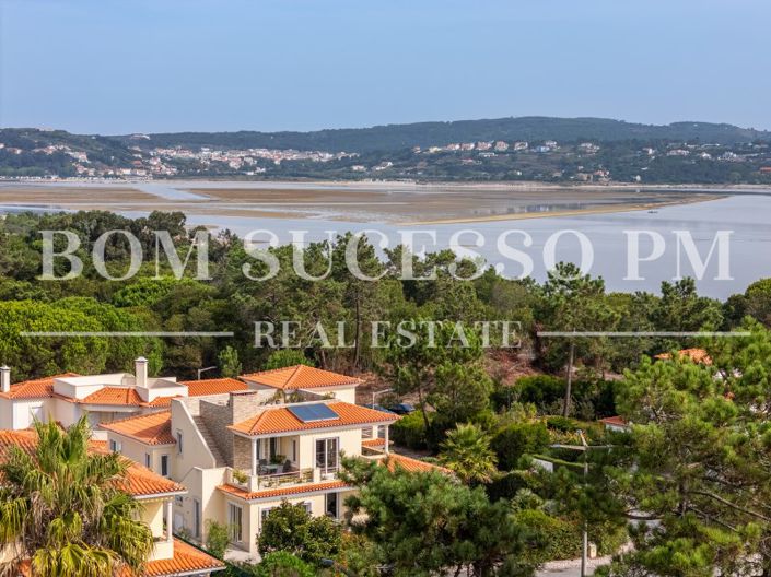 Image No.1-4 Bed House for sale