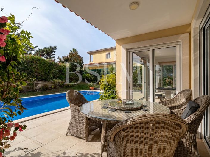 Image No.16-4 Bed House for sale