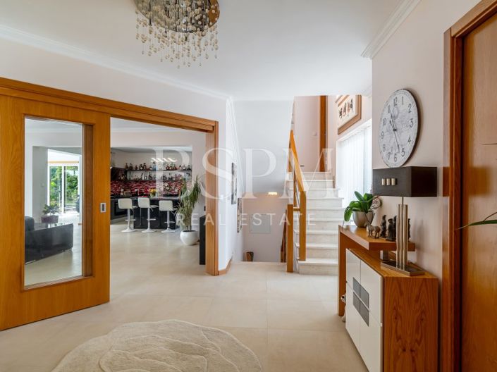 Image No.18-4 Bed House for sale