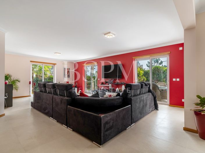 Image No.21-4 Bed House for sale